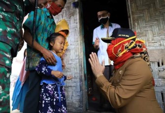 Bupati Winarti Launching Program Bedah Rumah 