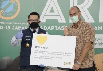 IKEA Donasikan 17.500 Masker Wajah Pakai Ulang dan 250 Matras