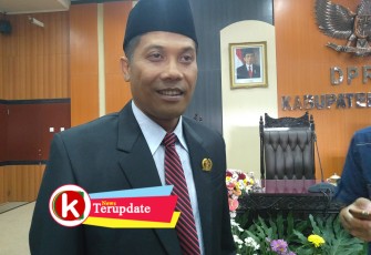 Ketua DPRD Kabupaten Blitar Suwito Saren Satoto (foto: Faisal NR / dok. Klikwarta.com) 