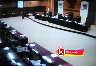 Rapat Paripurna DPRD Kabupaten Blitar Via Virtual (foto: Faisal NR / Klikwarta.com) 