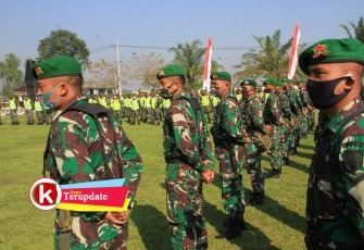 Personil TNI Kodim 0808/Blitar Saat Ikuti Apel Pasukan Pengamanan Pengesahan Warga Baru PSHT Blitar Raya (foto: Faisal NR / Klikwarta.com) 