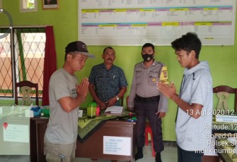 Bhabinkamtibmas Bersama Kades Mediasi Warga yang Bertikai Hingga Lakukan Pengancaman