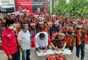 Tandatangan kontrak politik 