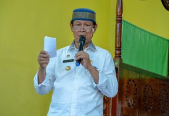 Gubernur Kepri H. Isdianto