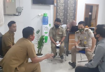 Kades Jenggalu beserta perangkatnya saat mendatangi ATR/BPN Seluma