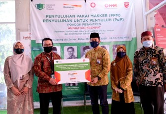 Laznas PPPA Daarul Qur'an Terima Bantuan 25.000 Masker dari Bank Danamon Syariah dan Gerakan Pakai Masker
