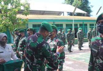Dandim Kodim 1412/Kolaka Pimpin Upacara Kenaikan Pangkat di Jajaranya