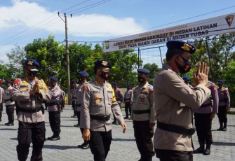 Wakapolda Bengkulu Brigjen Pol Drs Hari Prasodjo MH Melepas 100 Personil Brimob BKO