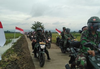 Danrem Kolonel Infantri Ari Yulianto, Sip.beserta rombongan naik motor KLX menuju lokasi TMMD, Rabu 21/10/2020