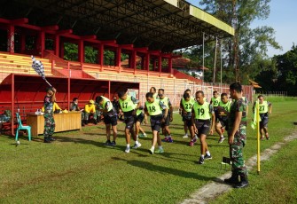 Kodim 0736/Batang melaksanakan tes kesegaran jasmani (garjas) periodik II tahun 2020 di Lapangan Stadion Sarengat Kabupaten Batang , Rabu (4/11/20).