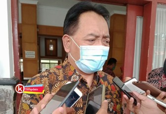 Pjs Walikota Blitar Jumadi (foto : Faisal NR / Klik Warta) 
