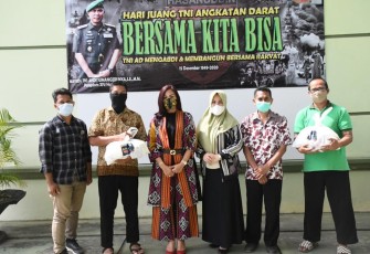 115 Paket Sembako Pangdam XIV/Hsn Untuk Guru Yayasan SMA Kartika Jaya Cabang XX Hasanuddin