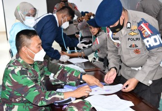 Baksos Donor Darah Hari Juang TNI-AD ke 75 Korem 143/HO Kumpulkan 105 Kantong Darah