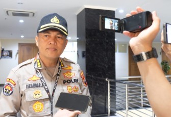 Kabidhumas Polda Jateng Kombes Pol Iskandar Fitriana Sutisna Melalui Video Imbauan Terkait Pengamanan Perayaan Pergantian Tahun Baru 2021 di Mapolda Jateng