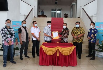 Pimpinan DPRD Kabupaten Kepahiang Menerima Salinan Keputusan Penetapan Pasangan Calon Terpilih Bupati dan Wakil Bupati Kepahiang Periode 2021-2024 Dari KPU Kabupaten Kepahiang