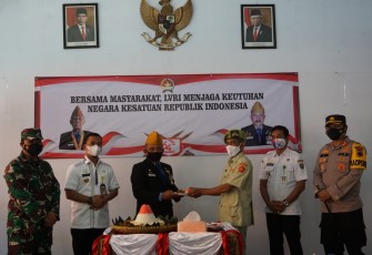 Bupati Batang Wihaji  memperingati Hari Ulang Tahun LVRI ke-64, di Aula Kantor LVRI Kabupaten Batang, Rabu (6/1/2021).