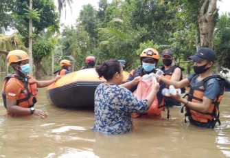 BPBD Kirim Perahu Karet dan Bantuan Logistik ke Lokasi Banjir Jember