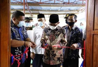 Bupati Kepahiang Dr. Ir. Hidayatullah Sjahid, MM. IPU Saat Meresmikan TPQ Al-Fatonah Didesa Talang Babatan