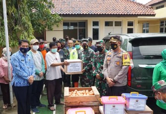 Komandan Korem 071/Wijayakusuma Kolonel Inf Dwi Lagan Safrudin, S.I.P., mengambil langkah cepat dalam penanganan dampak banjir di Kota Pekalongan dengan meninjau secara langsung banjir yang terjadi di 4 wilayah Kecamatan di Kota Pekalongan, Minggu (7/2/2021).