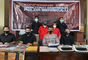 Polda Bengkulu Melaksanakan Konferensi Pers 