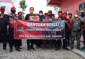 Politisi PDIP Dirikan Posko dan Dapur Umum Korban Banjir Nganjuk