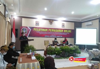 Ketua DPRD Kota Blitar Syahrul Alim Berikan Sambutan Pengarahan di Acara Pelatihan Pemasaran UMKM Secara Online (foto : Faisal NR / Klikwarta.com Blitar) 