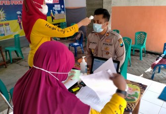 Kapolsek Pucanglaban dan Anggota Terima Vaksinasi Covid-19 Dosis Ke-2 Tahap II