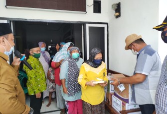 Pembagian Bantuan Kitab Suci Al Qur’an