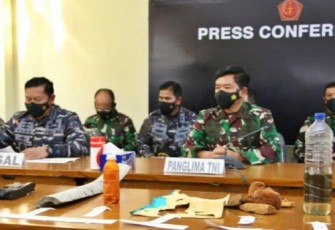 Panglima TNI Marsekal TNI Hadi Tjahjanto, S.I.P. saat konferensi pers di Base Ops Lanud I Gusti Ngurah Rai, Denpasar, Bali, Sabtu (24/4/2021).