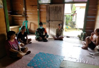 BABINSA HIMBAU SELALU DISIPLIN PROTOKOL KESEHATAN 