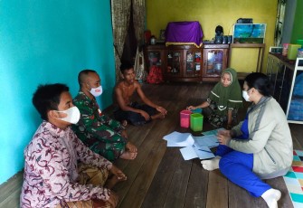 Dukung Kemajuan Gizi, Babinsa Sungai Pinyuh Lakukan Pendampingan Progam SSGI