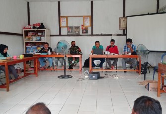 Babinsa 1206-14/Hulu Gurung Hadiri Undangan Musawarah Desa 