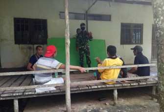 BABINSA KORAMIL 03/BATANG LUPAR LAKSANAKAN KOMSOS 