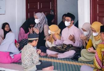 Bupati Bintan Apri Sujadi 