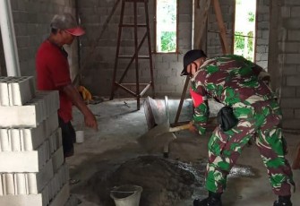 Babinsa 1206-03 /Batang Lupar Tanamkan Sikap Peduli 