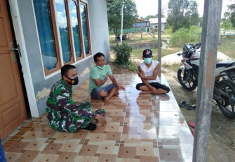 Babinsa Terus Sosialisasi Tentang Bahaya Karhutla di Wilayah Binaan