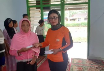 LSM GERPPU Beri Santunan Untuk Anak Yatim 