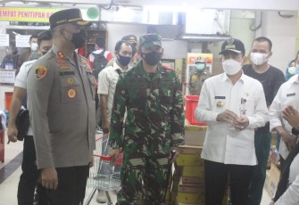 Bupati sidak pusat keramaian 