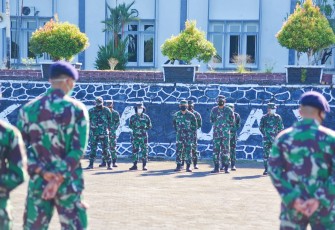 Jelang Idul Fitri Danlantamal IV Pimpinan Apel Gabungan di Lantamal IV 