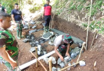 Salah satu lokasi pembangunan mck yang di laksanakan oleh satgas TMMD kodim Bitung