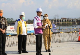 Presiden RI Joko Widodo Tinjau Pembangunan Jalan Tol Semarang-Demak