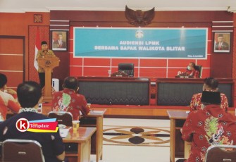 Walikota Santoso Audiensi dengan LPMK, Kamis 3 Juni 2021. (foto : Faisal NR / Klikwarta.com Blitar)