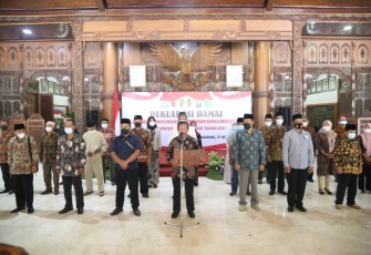 Disaksikan Bupati bersama Forkopimda Tulungagung, Calon Kades yang akan mengikuti Pilkades serentak melakukan Deklarasi Damai Pemilihan Kepala Desa (Pilkades) 2021