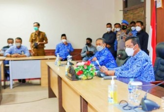 Gubernur Kepri H. Ansar Ahmad menerima perwakilan serikat buruh di Ruang Rapat Utama Lantai 4 Kantor Gubernur Kepri