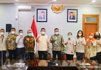  Gubernur Kepri yang didampingi Kepala Dinas Kesehatan Kepri M. Bisri, Kepala Biro Pemerintahan M Darwin dan Kepala Biro Humas, Protokol dan Penghubung Hasan, S.Sos., diterima oleh Dirjen Pencegana dan Pengendalian Penyakit (P2P) Kemenkes RI Dr. dr. Maxi Rein Rondonuwu