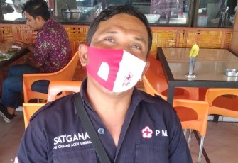 Ketua PMI Aceh Singkil Zainal Abidin Saat Ditemui Wartawan di Singkil