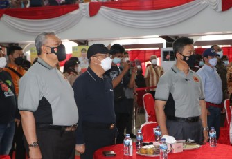 Kapolda Bengkulu Bersama Gubernur Tinjau Langsung Serbuan Vaksinasi dan Sunatan Masal Inisiasi Satgas Saber Pungli