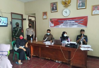 Kapolsek Cingambul - Polres Majalengka, Melaksanakan Monitoring Kegiatan Vaksinasi yang Diselenggarakan Oleh Puskesmas Cingambul