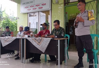 Rapat Pilkades, Bhabinkamtibmas Himbau Tetap Patuhi Prokes