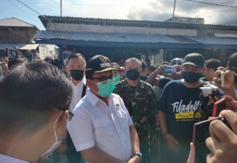 Walikota dan Wakil Walikota Bitung Turun Langsung ke Lokasi Kebakaran di Pasar Tua